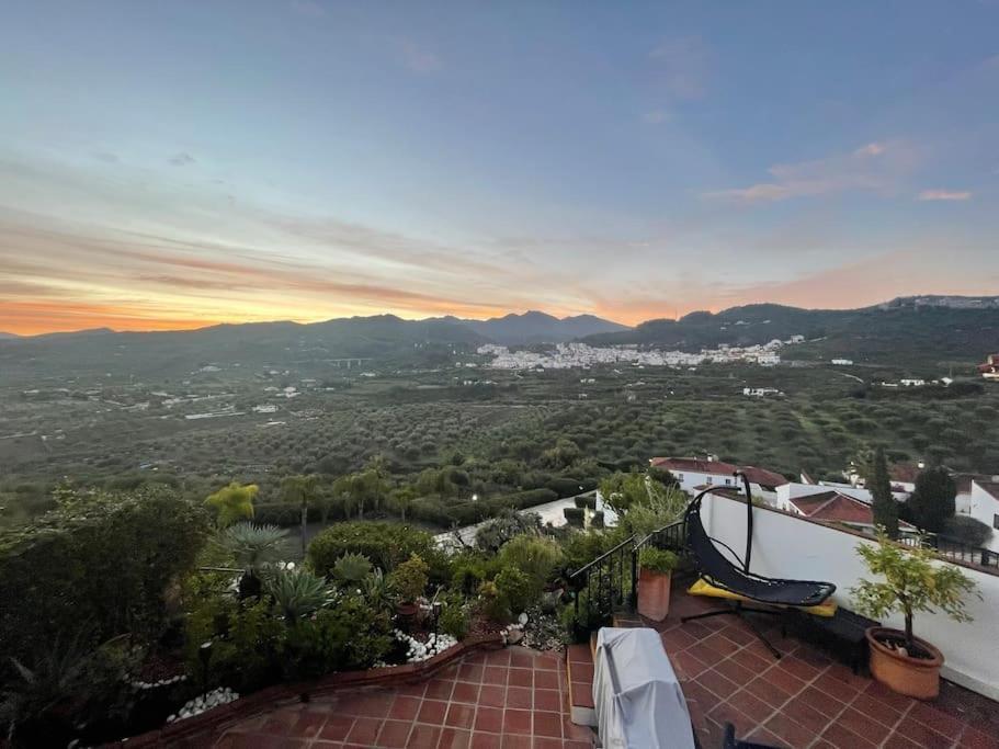 Apartment Heights Close To Marbella Monda